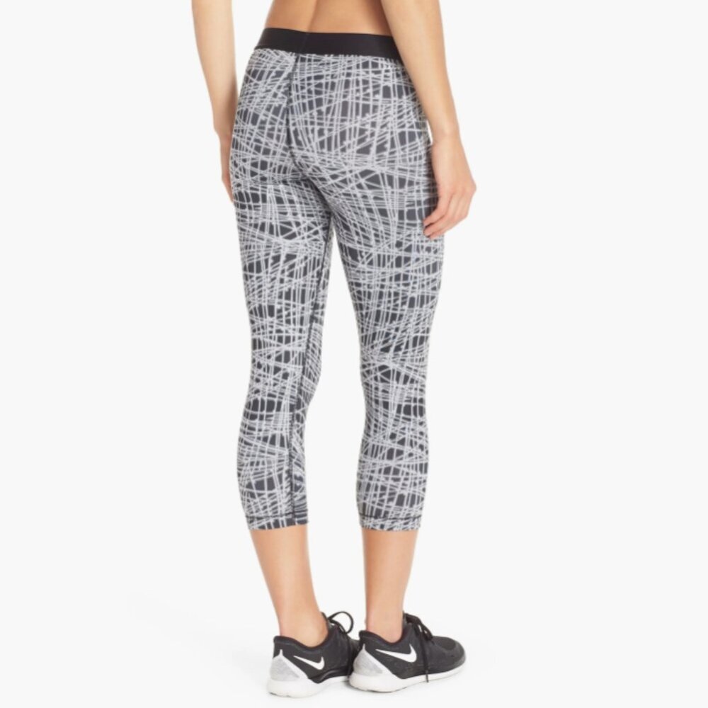 Nike Pro Cool Tracer Capris Womens Size XS Black White Training Leggings Workout - Picture 3 of 13
